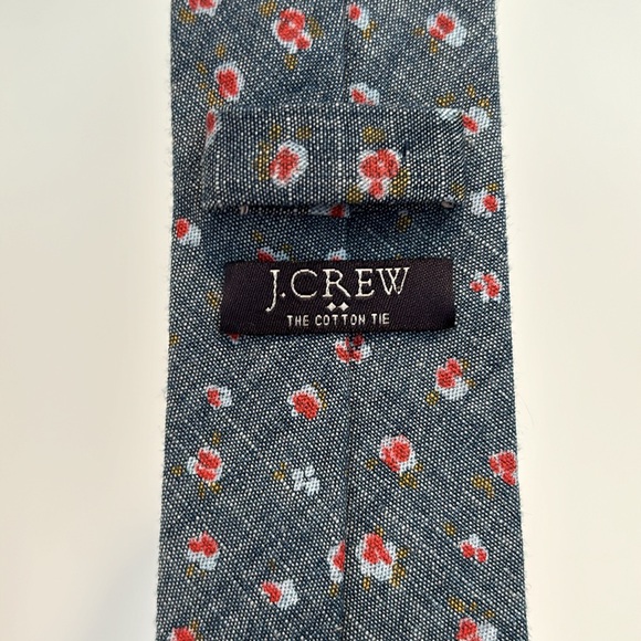 J Crew Factory The Cotton Tie (skinny) in chambray & red abstract floral pattern - Picture 15 of 15